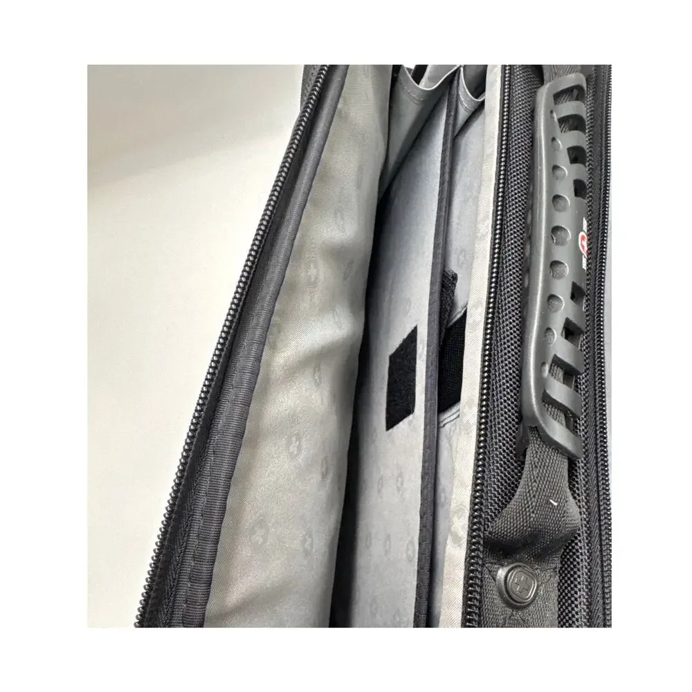Wenger SwissGear The Grip 3950 Black Laptop Briefcase Messenger Bag Padded